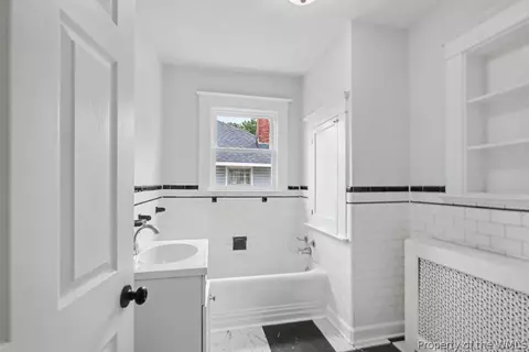 Bath - 117 Pochin Pl, Hampton, VA 23661 photo 2 of 3