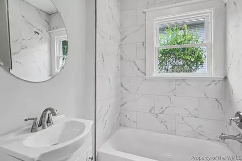Bath - 117 Pochin Pl, Hampton, VA 23661 photo 1 of 3