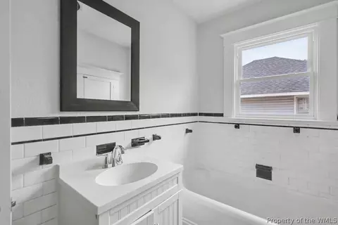 Bath - 117 Pochin Pl, Hampton, VA 23661 photo 3 of 3