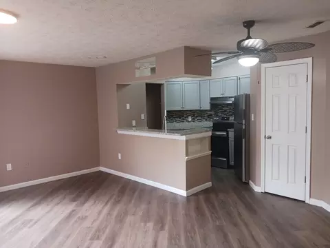 Living - 89 Cape Dorey Dr #3A, Hampton, VA 23666 photo 3 of 4