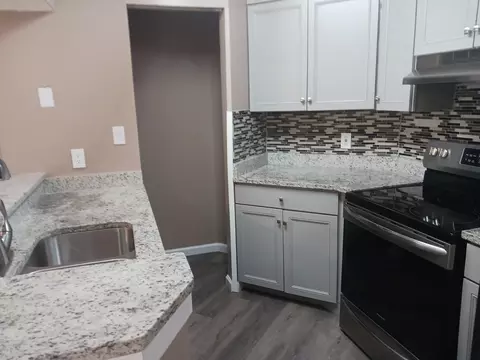 Kitchen - 89 Cape Dorey Dr #3A, Hampton, VA 23666 photo 2 of 3