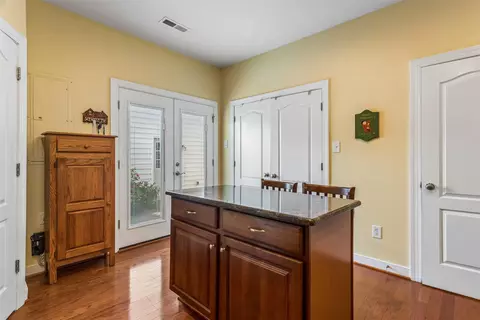 Entry Way - 100 Park Pl, Williamsburg, VA 23185 photo 3 of 6