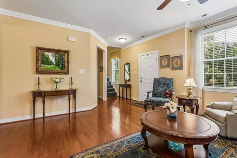 Entry Way - 100 Park Pl, Williamsburg, VA 23185 photo 2 of 6
