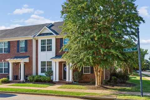 Exterior - 100 Park Pl, Williamsburg, VA 23185 photo 2 of 9