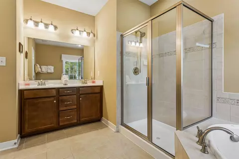 Bath - 100 Park Pl, Williamsburg, VA 23185 photo 3 of 8