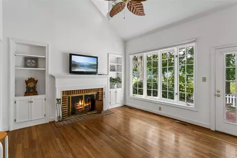 Living - 116 Par Dr, Williamsburg, VA 23188 photo 1 of 2
