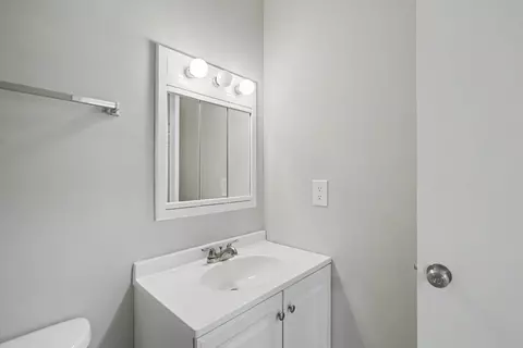 Bath - 37 S Gawain Way, Hampton, VA 23669 photo 3 of 4