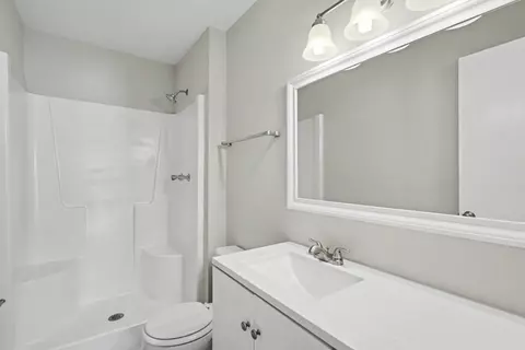 Bath - 37 S Gawain Way, Hampton, VA 23669 photo 2 of 4