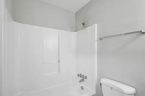 Bath - 37 S Gawain Way, Hampton, VA 23669 photo 4 of 4