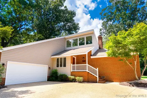 16 Wainwright Dr, Poquoson, VA 23662