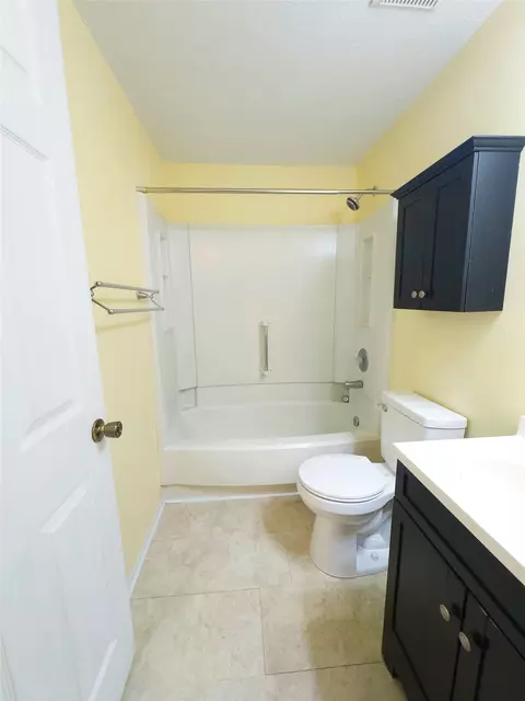 Bath - 1337 Peabody Dr, Hampton, VA 23666 photo 1 of 3