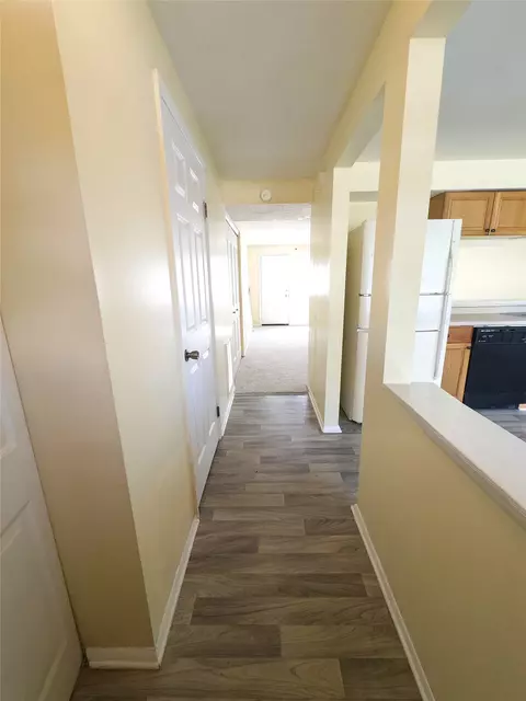 Entry Way - 1337 Peabody Dr, Hampton, VA 23666 photo 1 of 4