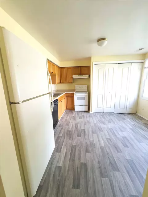 Kitchen - 1337 Peabody Dr, Hampton, VA 23666 photo 6 of 6