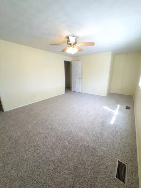 Bedroom - 1337 Peabody Dr, Hampton, VA 23666 photo 3 of 9