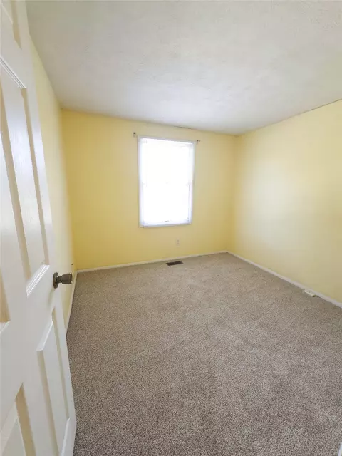 Bedroom - 1337 Peabody Dr, Hampton, VA 23666 photo 7 of 9