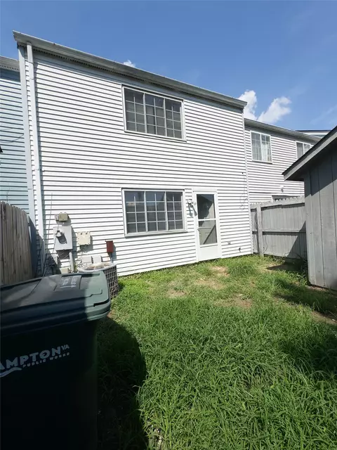 Exterior - 1337 Peabody Dr, Hampton, VA 23666 photo 3 of 5