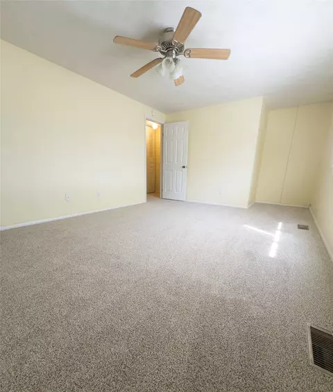 Bedroom - 1337 Peabody Dr, Hampton, VA 23666 photo 4 of 9