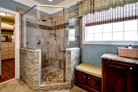 Bath - 4235 Old Lock Rd, Williamsburg, VA 23185 photo 2 of 5