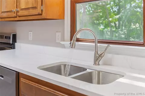 Kitchen - 20 Rhoda Ct, Hampton, VA 23664 photo 2 of 3
