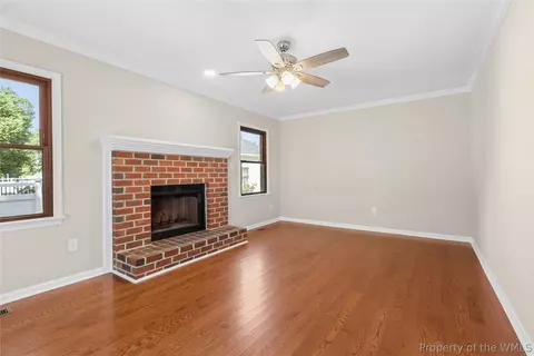 Living - 20 Rhoda Ct, Hampton, VA 23664 photo 1 of 4