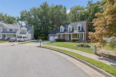 Exterior - 20 Rhoda Ct, Hampton, VA 23664 photo 1 of 8