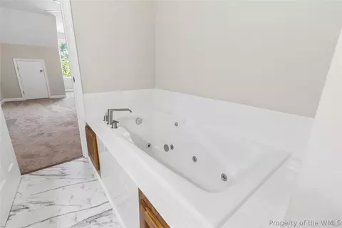 Bath - 20 Rhoda Ct, Hampton, VA 23664 photo 5 of 6