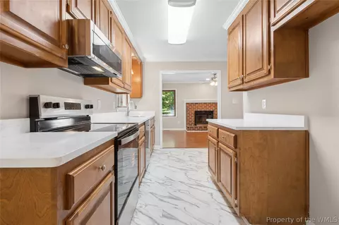 Kitchen - 20 Rhoda Ct, Hampton, VA 23664 photo 3 of 3