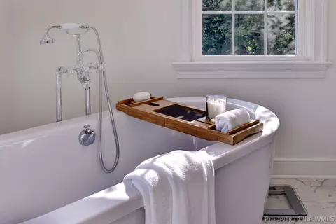 Bath - 2900 Thomas Smith Ln, Williamsburg, VA 23185 photo 10 of 11