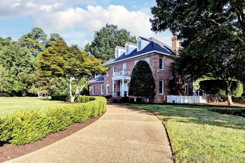 Exterior - 2900 Thomas Smith Ln, Williamsburg, VA 23185 photo 4 of 15