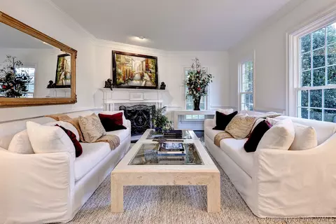 Living - 2900 Thomas Smith Ln, Williamsburg, VA 23185 photo 2 of 6
