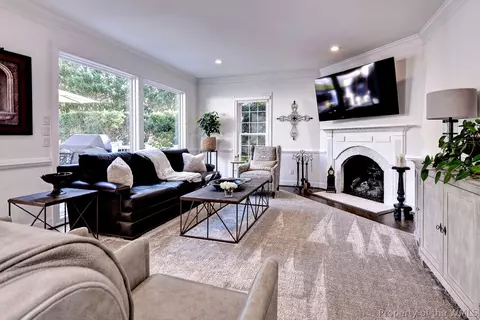 Living - 2900 Thomas Smith Ln, Williamsburg, VA 23185 photo 4 of 6