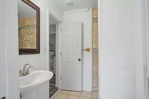 Bath - 2908 Bending Oak Dr, Hampton, VA 23666 photo 1 of 4