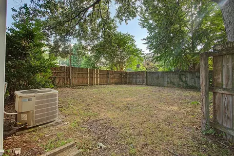 Exterior - 2908 Bending Oak Dr, Hampton, VA 23666 photo 7 of 9