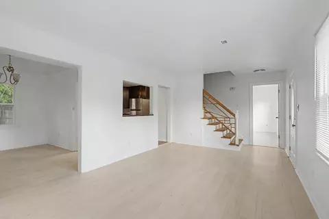 Living - 2908 Bending Oak Dr, Hampton, VA 23666 photo 1 of 4