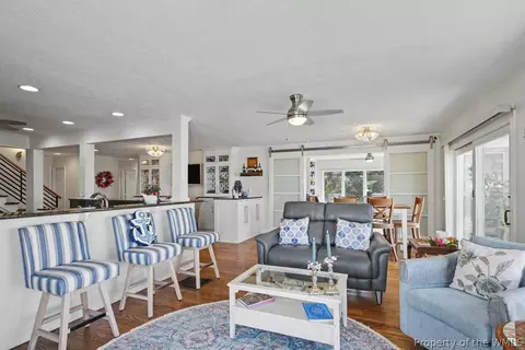 Living - 70 Old Meribeth Rd, Hampton, VA 23669 photo 7 of 7