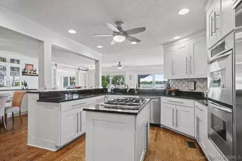 Kitchen - 70 Old Meribeth Rd, Hampton, VA 23669 photo 2 of 6