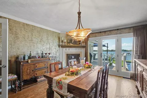 Dining - 70 Old Meribeth Rd, Hampton, VA 23669 photo 2 of 8