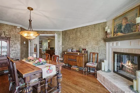 Dining - 70 Old Meribeth Rd, Hampton, VA 23669 photo 3 of 8