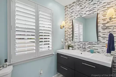 Bath - 70 Old Meribeth Rd, Hampton, VA 23669 photo 3 of 8