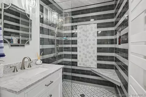 Bath - 70 Old Meribeth Rd, Hampton, VA 23669 photo 6 of 8