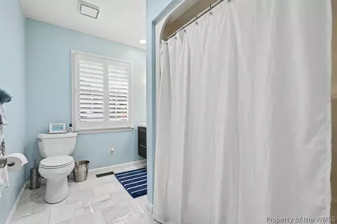 Bath - 70 Old Meribeth Rd, Hampton, VA 23669 photo 2 of 8