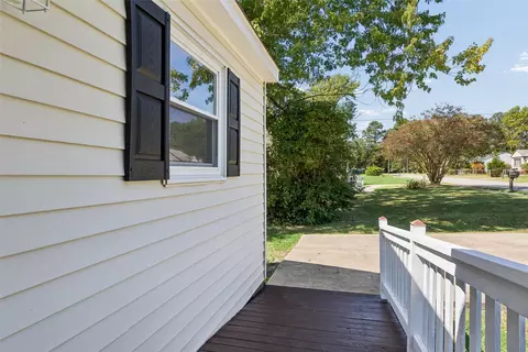 Exterior - 512 Dunning St, Williamsburg, VA 23185 photo 5 of 13