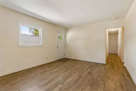 Living - 512 Dunning St, Williamsburg, VA 23185 photo 3 of 3