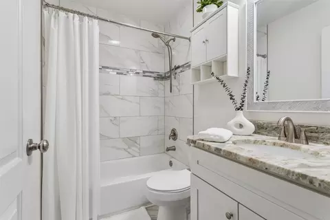 Bath - 512 Dunning St, Williamsburg, VA 23185 photo 1 of 4