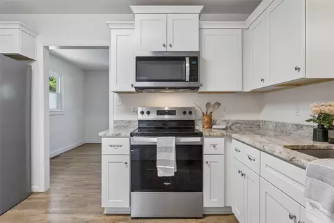 Kitchen - 512 Dunning St, Williamsburg, VA 23185 photo 2 of 4