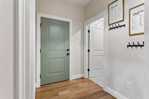 Entry Way - 7097 Ware House Rd, Gloucester, VA 23061 photo 4 of 9