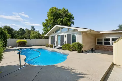 Exterior - 19 Prince James Dr, Hampton, VA 23669 photo 9 of 14