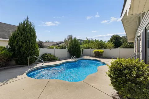 Exterior - 19 Prince James Dr, Hampton, VA 23669 photo 11 of 14