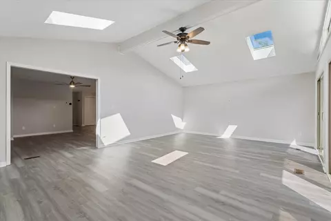 Living - 19 Prince James Dr, Hampton, VA 23669 photo 10 of 10