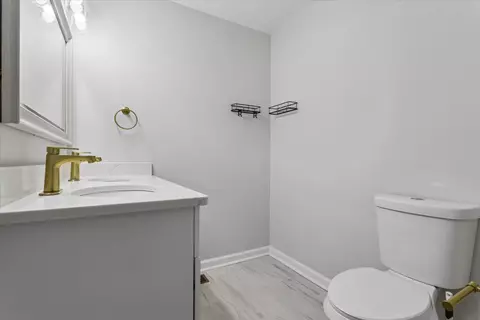 Bath - 19 Prince James Dr, Hampton, VA 23669 photo 3 of 7